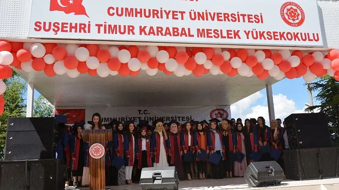 'Suşehri MYO´da mezuniyet töreni'