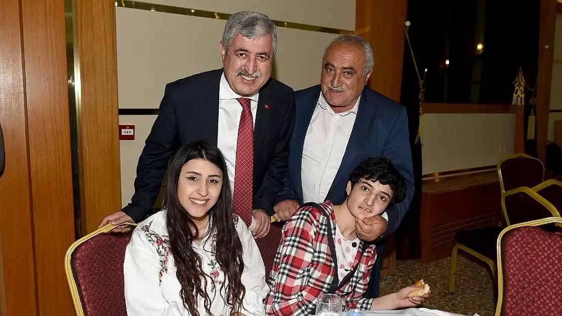 'Başkan Polat engellilerle bir araya geldi'