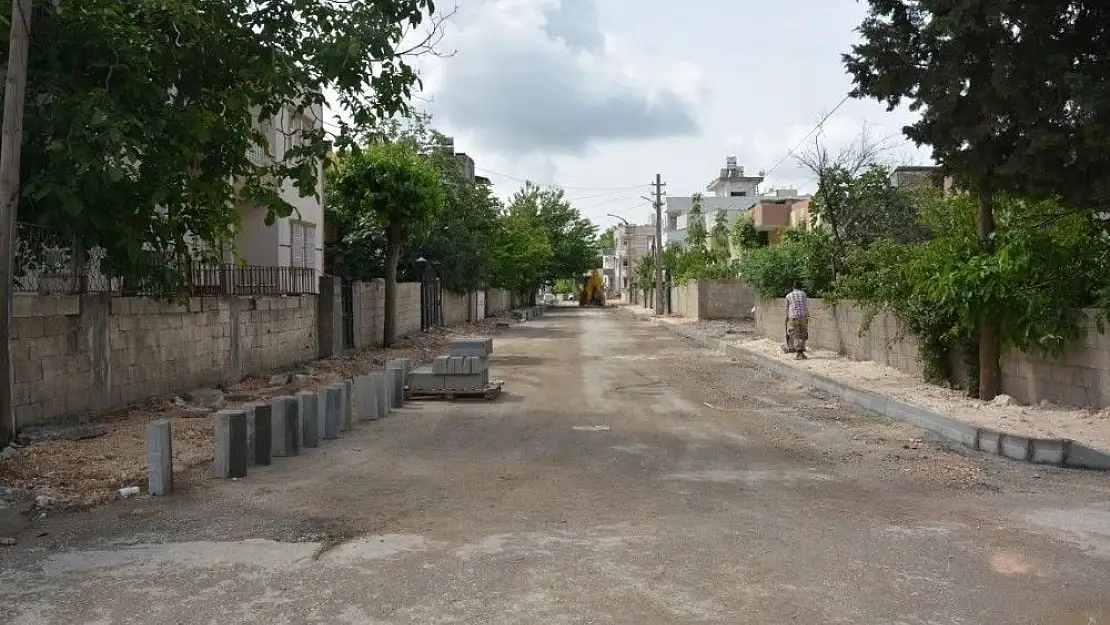 'Kemalpaşa Caddesinde kaldırım çalışması yapıldı'