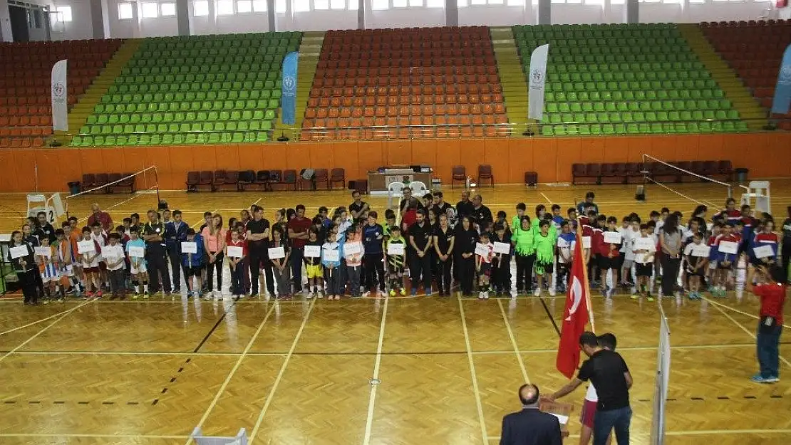 'Küçükler Badminton Türkiye Şampiyonası başladı'