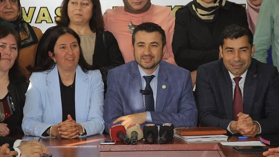 'AK Parti´de Sivas´ta hedef 5´te 5'