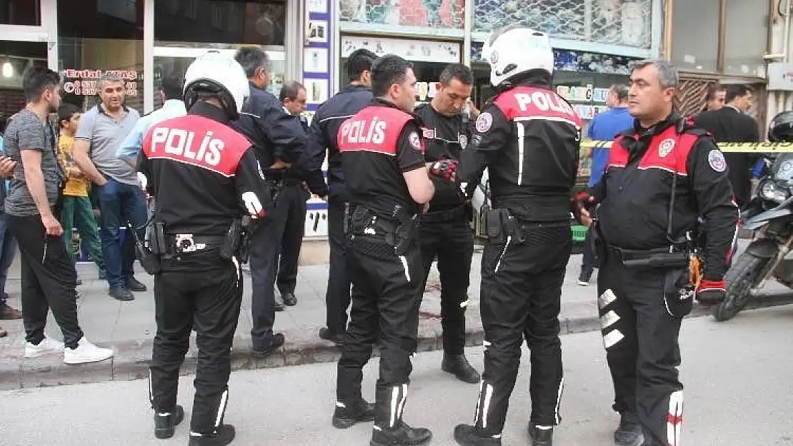 'Elazığ´da 3 kişiyi yaralayan 2 şüpheli tutuklandı'