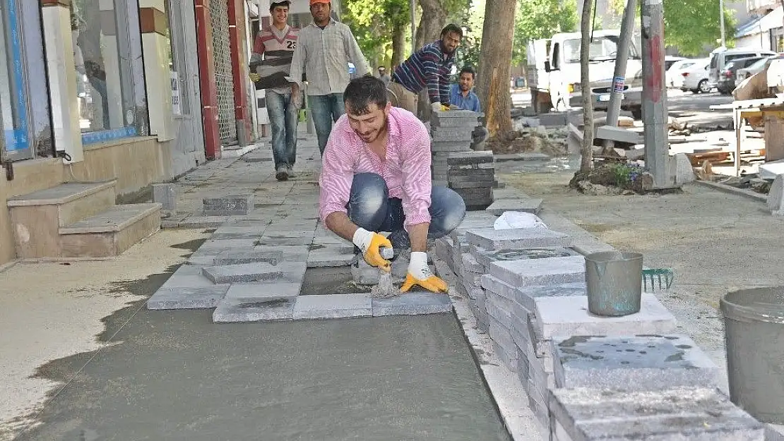 'Turan Özdemir Caddesi yenileniyor'