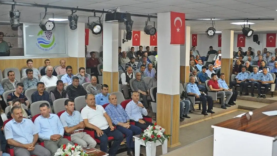 'Başkan Özdemir belediye personeliyle bir araya geldi'