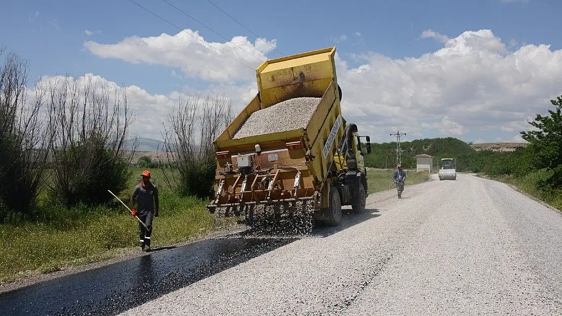 Yazıhan´da 20 km´lik grup yolu asfaltlanıyor