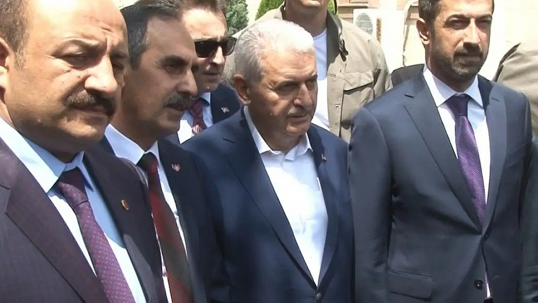 'Başbakan Yıldırım, cuma namazını, Hacı Tayyar Camiinde kıldı'