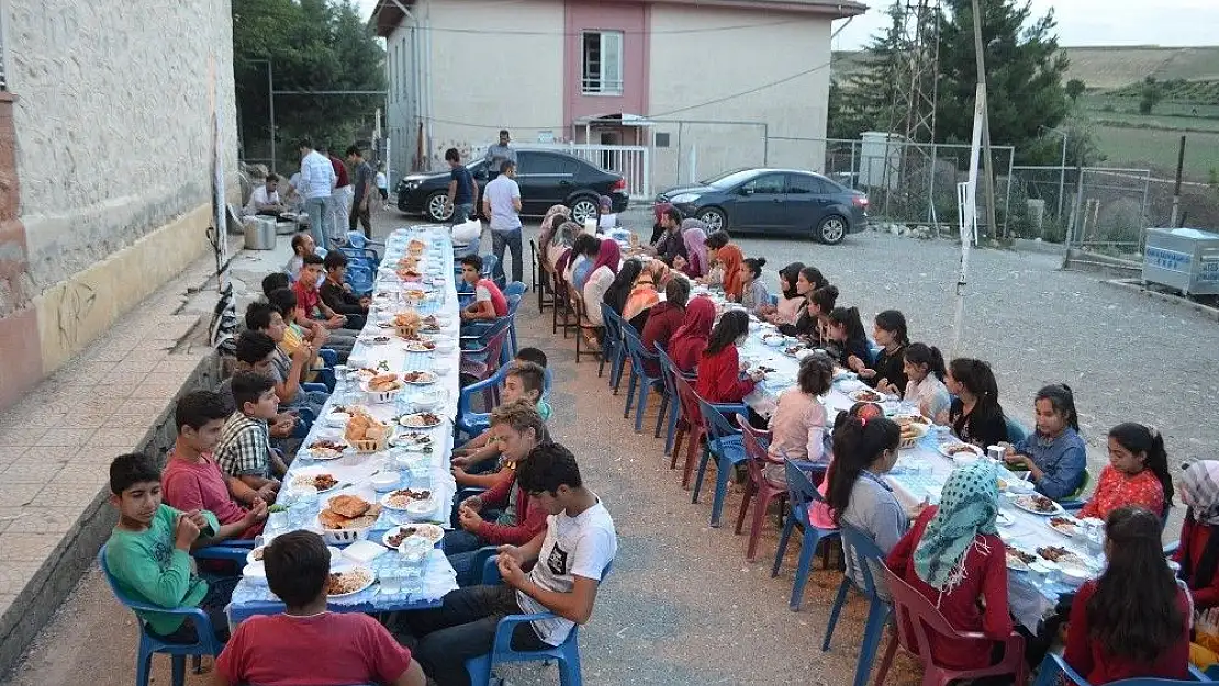 'Öğrenciler iftar sofrasında bir araya geldi'