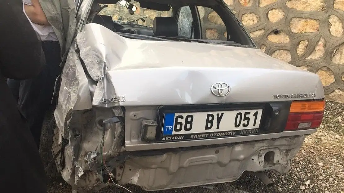 Malatya´da Otomobil istinat duvarına çarptı: 1 yaralı