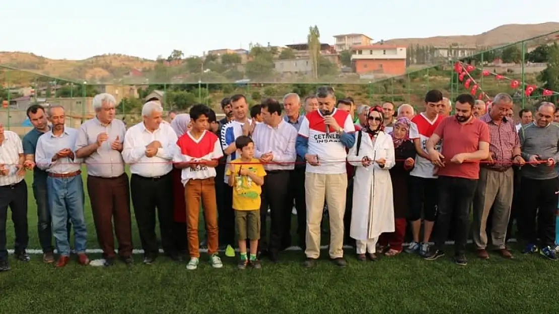 'Sakarkaya mahallesine sentetik saha'