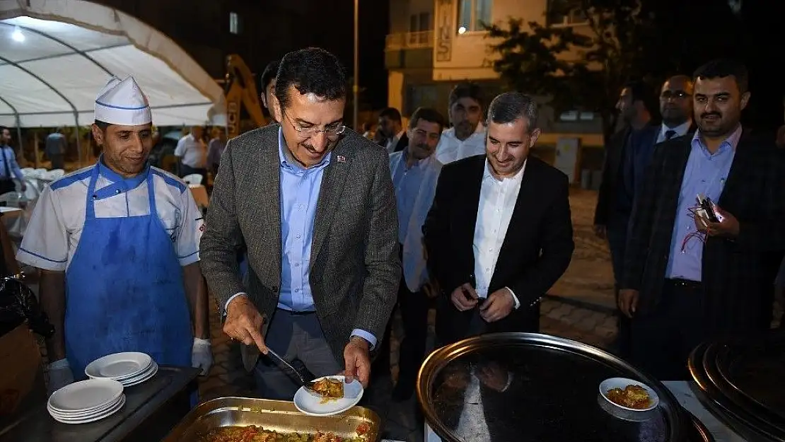 'Bakan Tüfenkci belediye çalışanlarıyla sahurdu buluştu'
