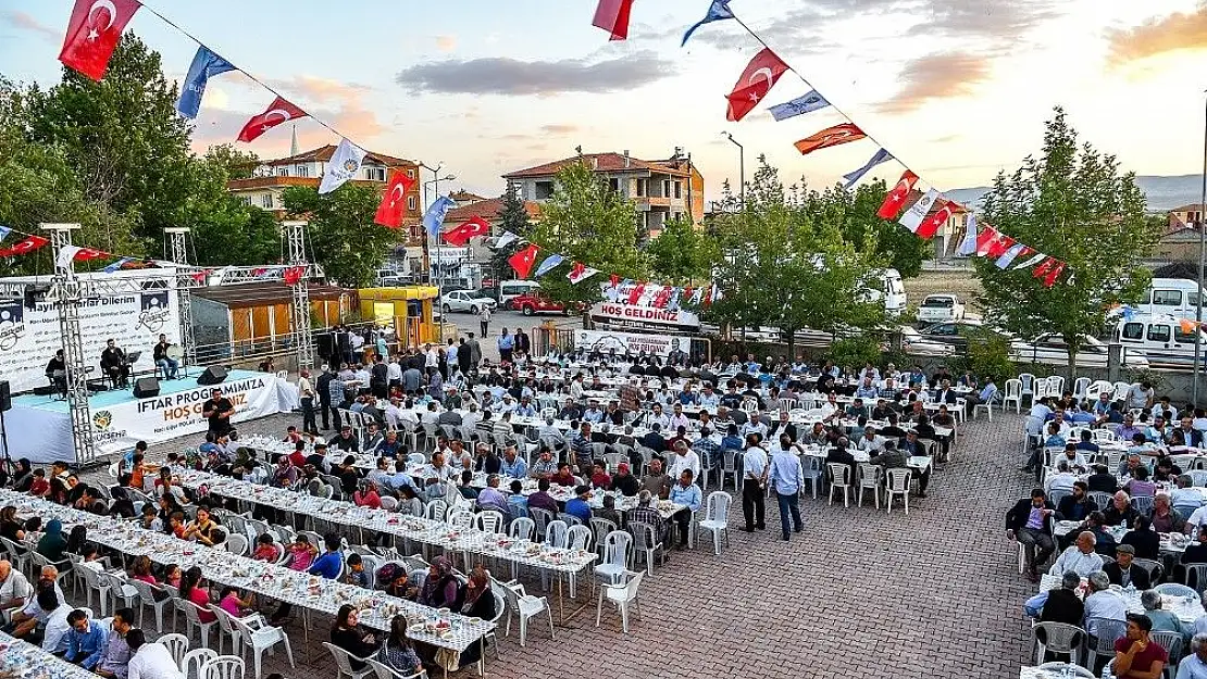 'Büyükşehrin iftarları devam ediyor'