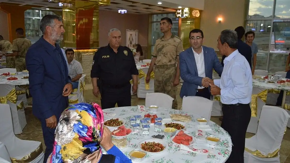 'Gazi ve şehit aileleri iftarda buluştu'