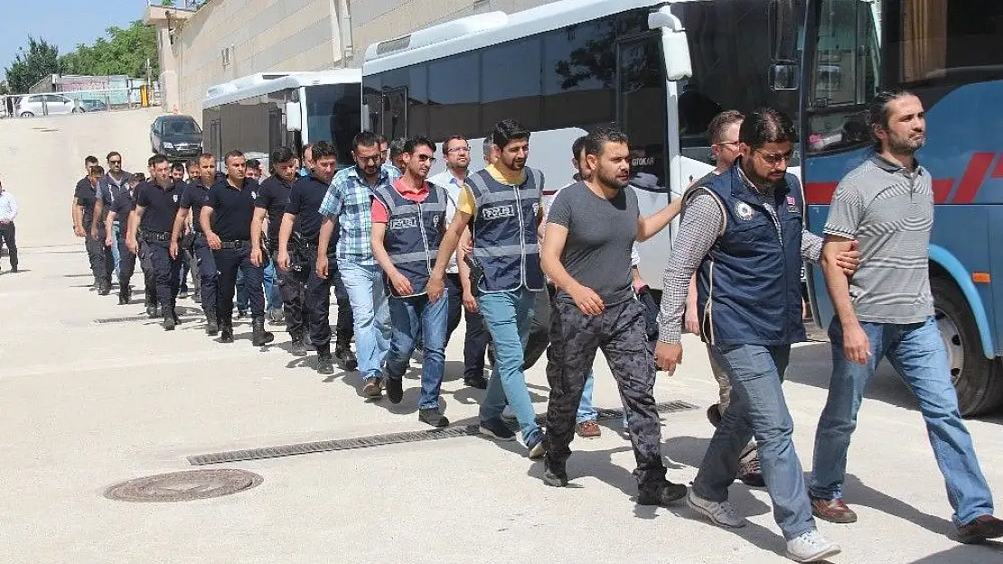 'Elazığ merkezli FETÖ´ye ankesör operasyonu: 18 subay adliyeye sevk edildi'