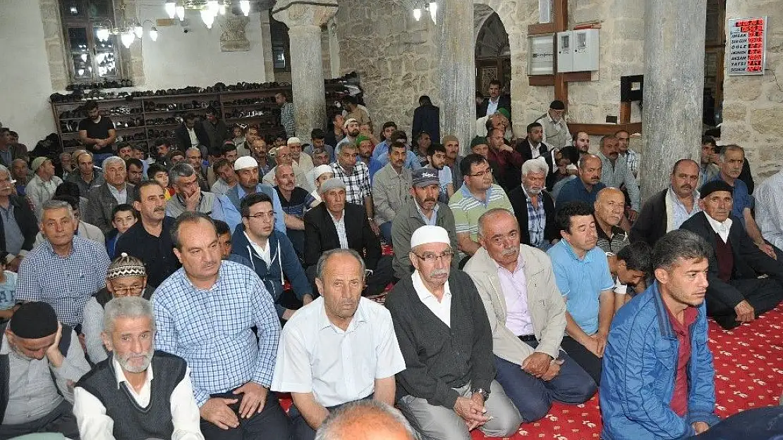 'Kadir Gecesinde Eshab-ı Kehf´e ziyaretçi akını'