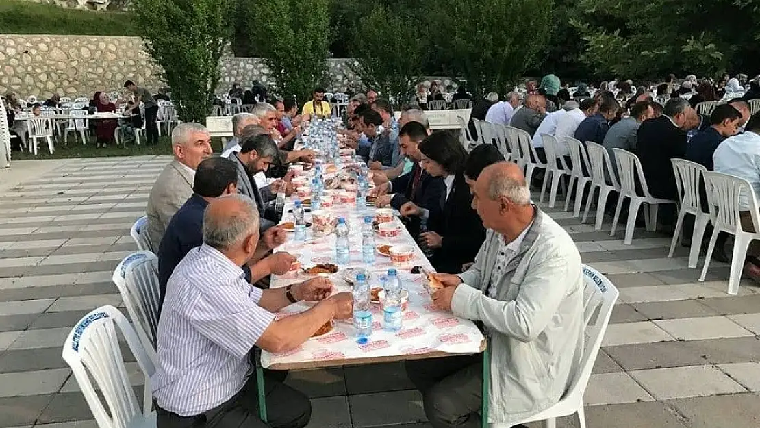 'Kahtalı, Birlik Vakfının iftarına katıldı'