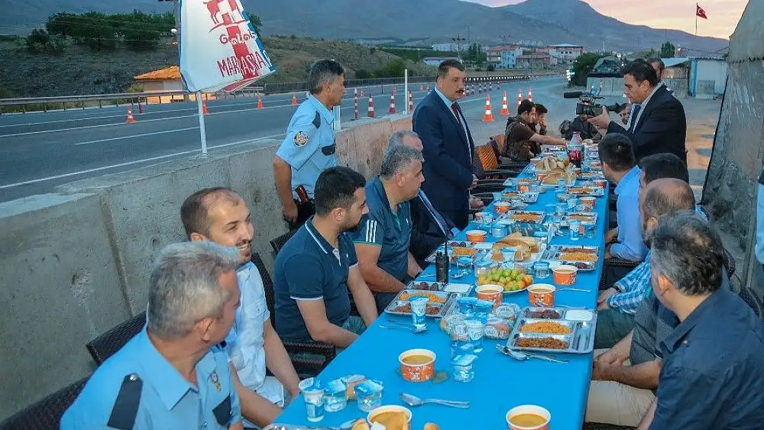 'Gürkan, emniyet mensupları ile birlikte iftar yaptı'
