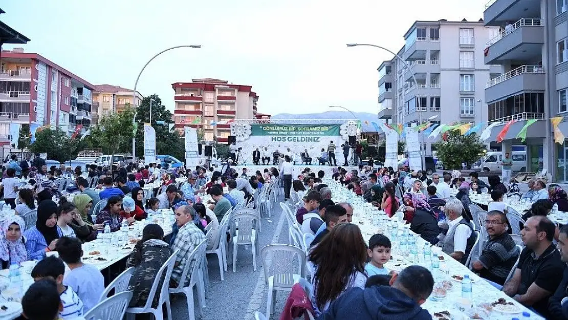 'Yeşilyurt Belediyesi iftarda 6 bin kişiyi ağırladı'
