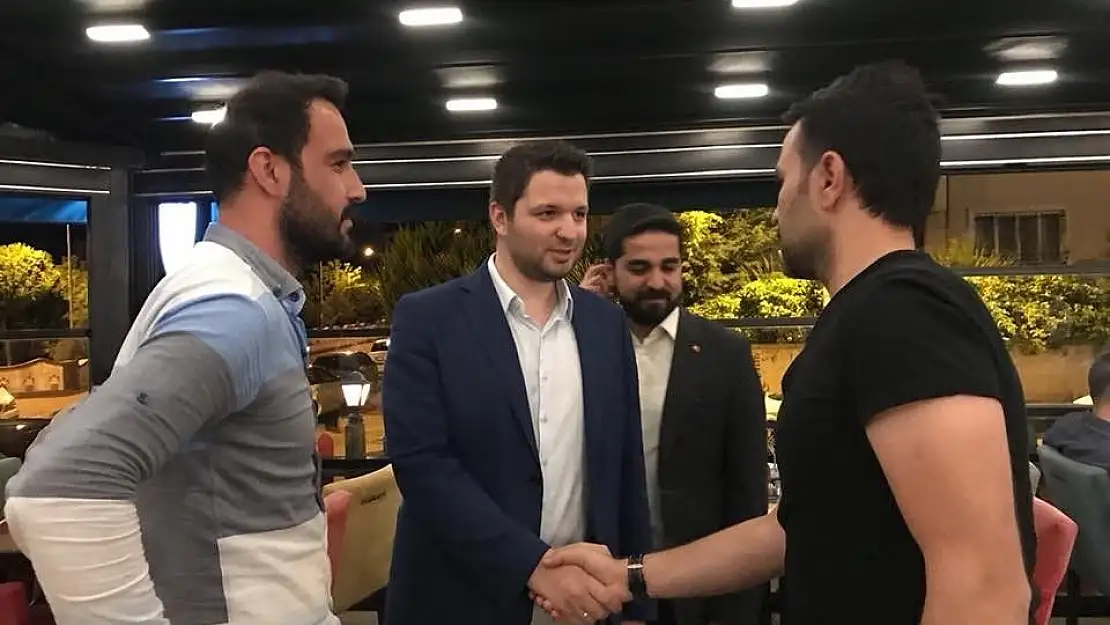'Gençlerden genç aday Toprak´a ilgi'