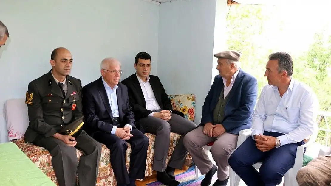 'Kaymakam Özdemir´den şehit ailelerine ziyaret'