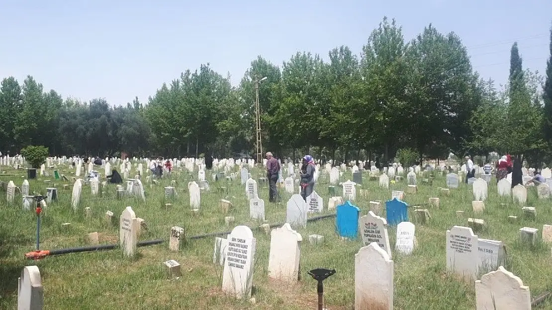 'Mezarlıkta bayram yoğunluğu'