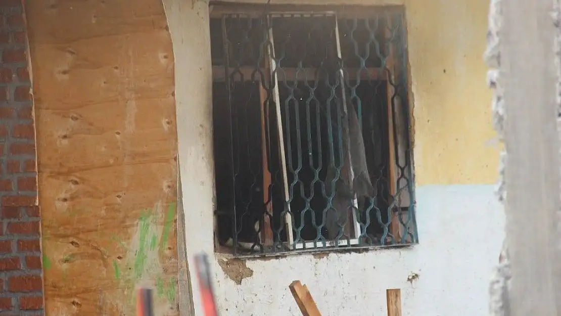'Kardeşine kızdı evi yaktı'