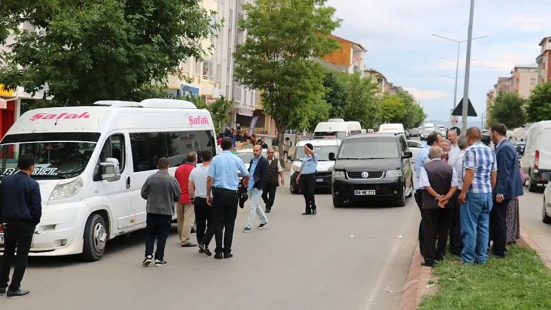 'Minibüsün çarptığı çocuk metrelerce sürüklendi'