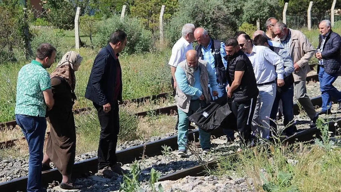 'Lokomotifin çarptığı yaşlı adam hayatını kaybetti'
