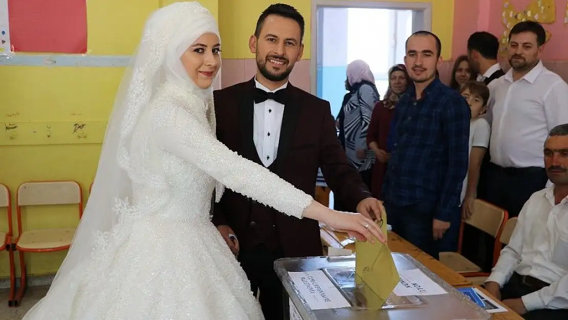'Gelinliğiyle oyunu kullandı'