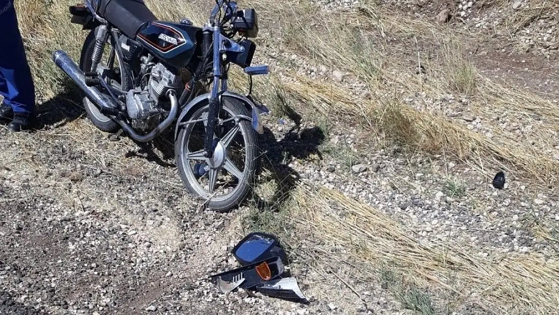 'Motosiklet ile hafif ticari araç çarpıştı: 1 Yaralı'