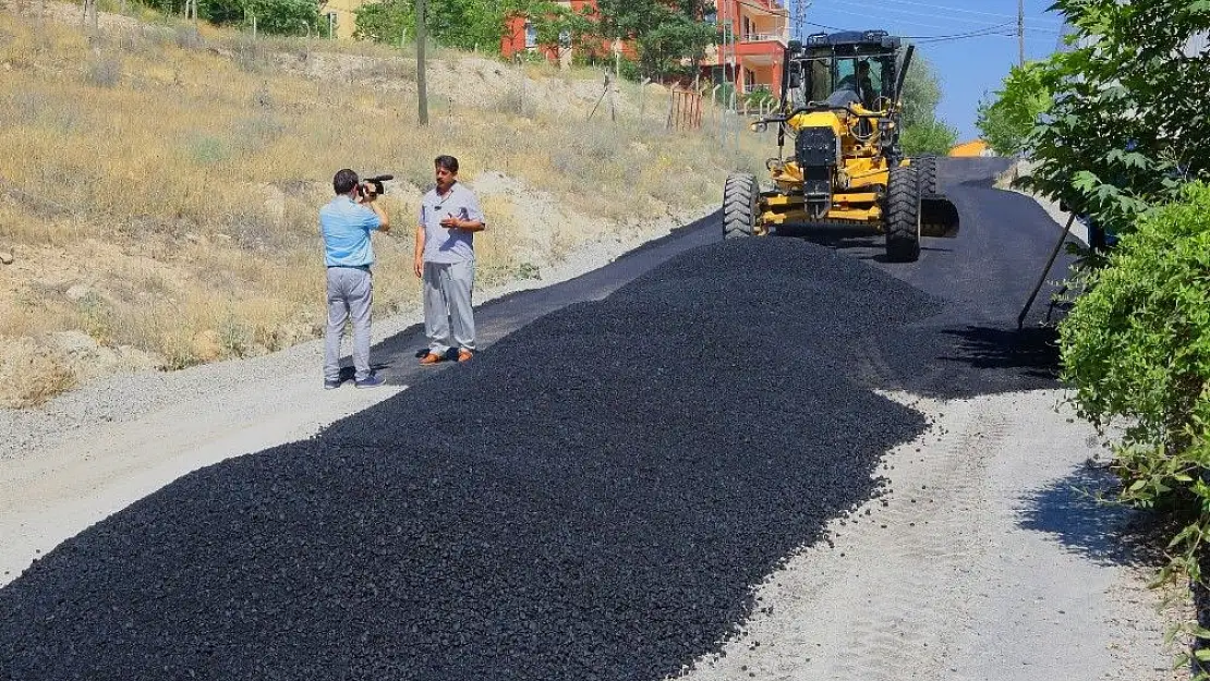 'Yıldıztepe Mahallesinde sıcak asfalt çalışması devam ediyor'