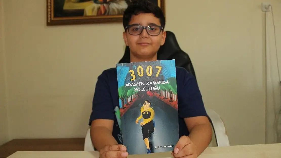 '11 yaşında kitap çıkardı, gelirini bağışladı'