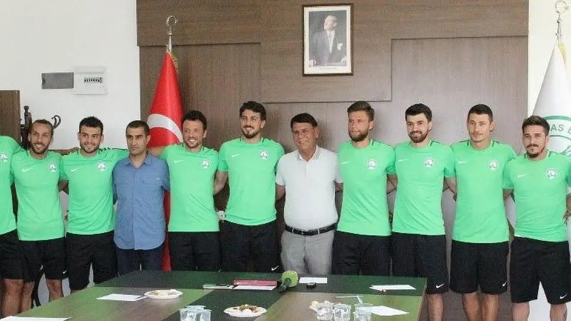 'Sivas Belediyespor 11 futbolcuyla sözleşme imzaladı'
