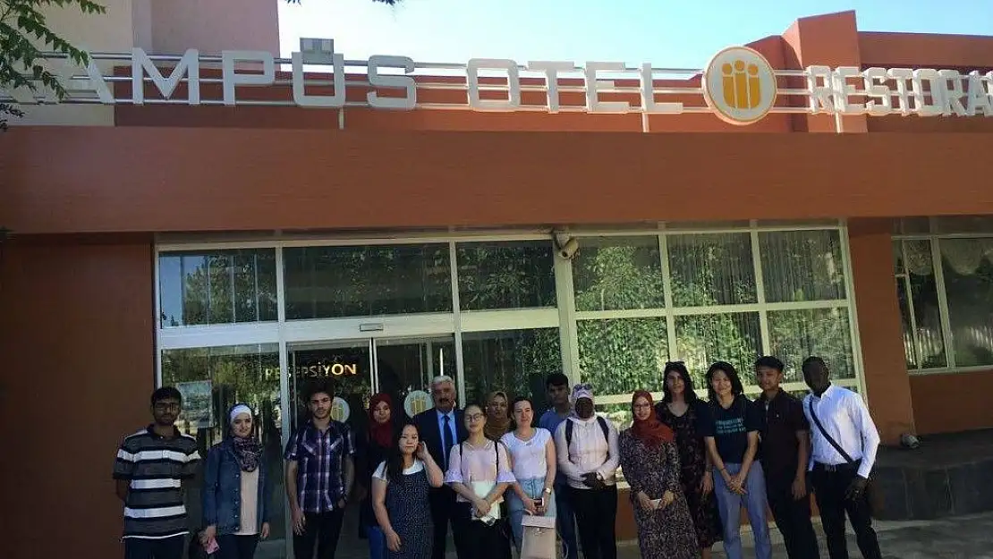 'Türkçe Yaz Okulu´na 24 yabancı öğrenci katıldı'