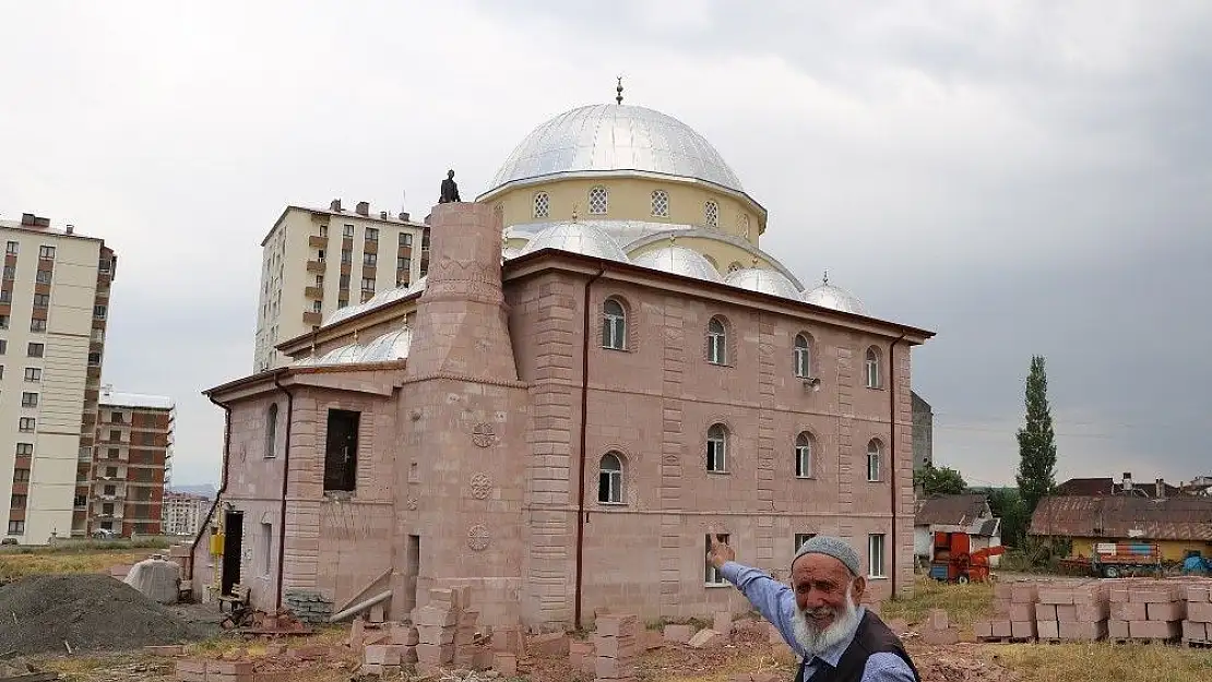 'Cami minarelerine kavuşuyor'