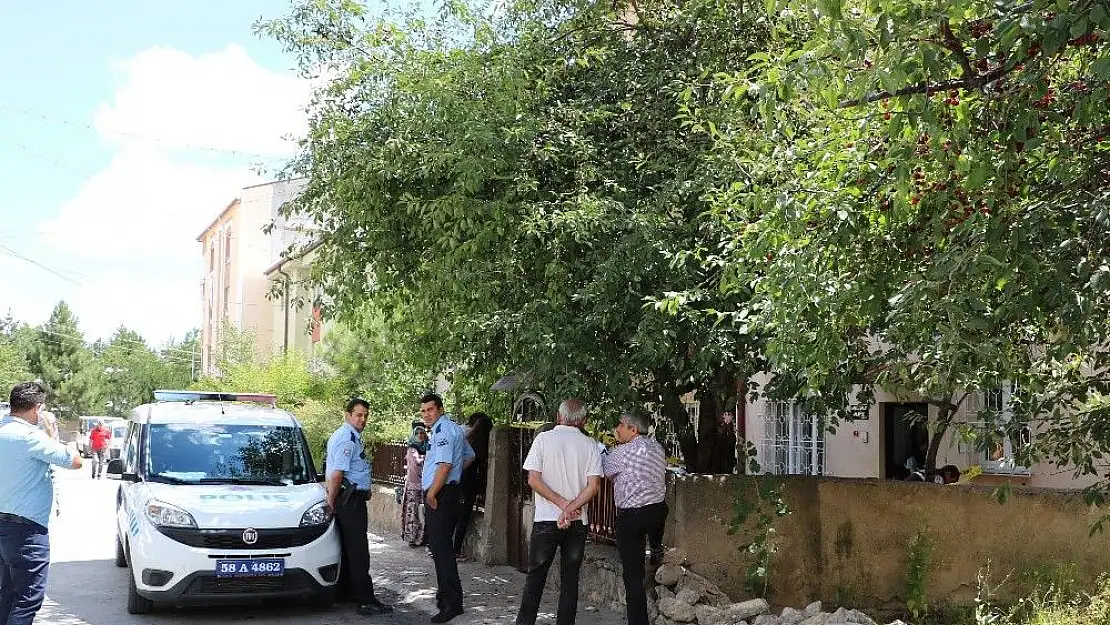'Kardeşine silah çekti, yengesini yaraladı'