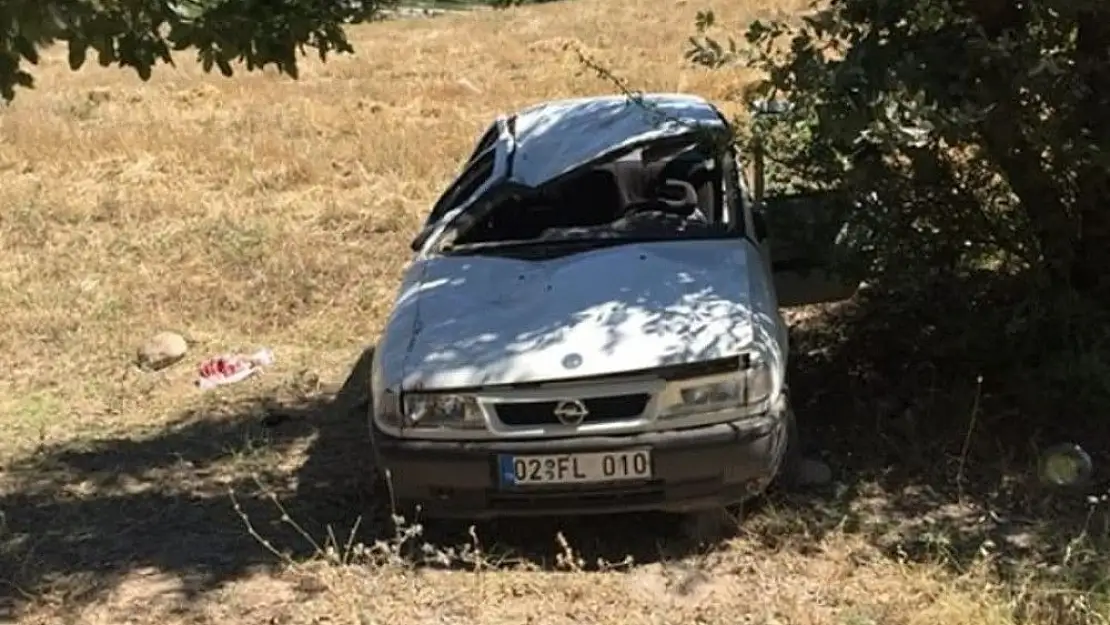 'Otomobil şarampole yuvarlandı: 2 Yaralı'