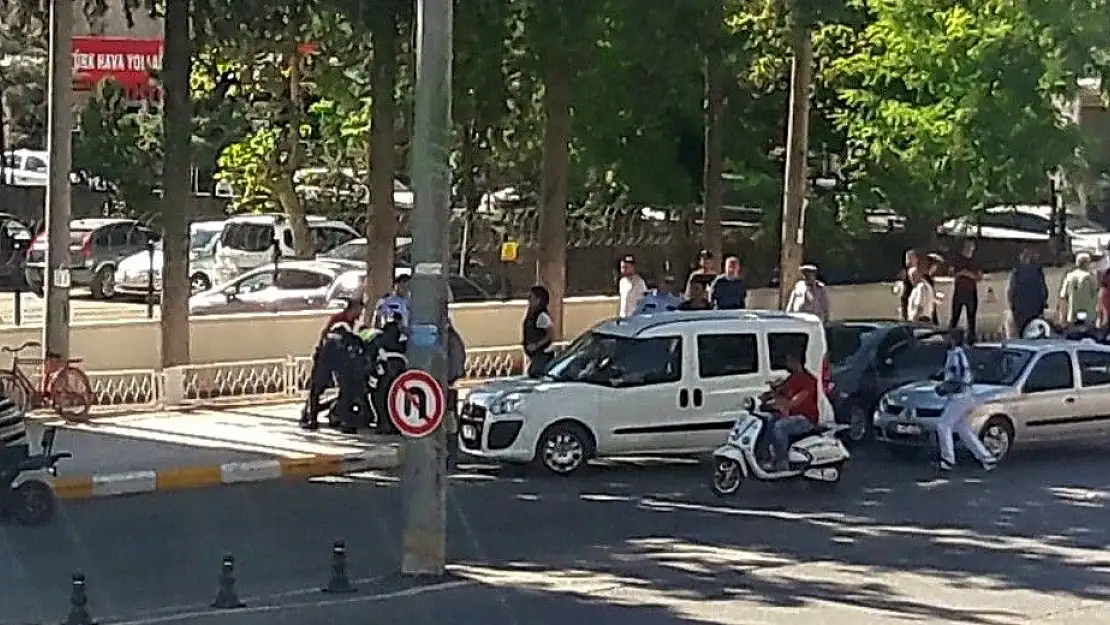 'Polis şüpheli şahsı zor kullanarak gözaltına aldı'