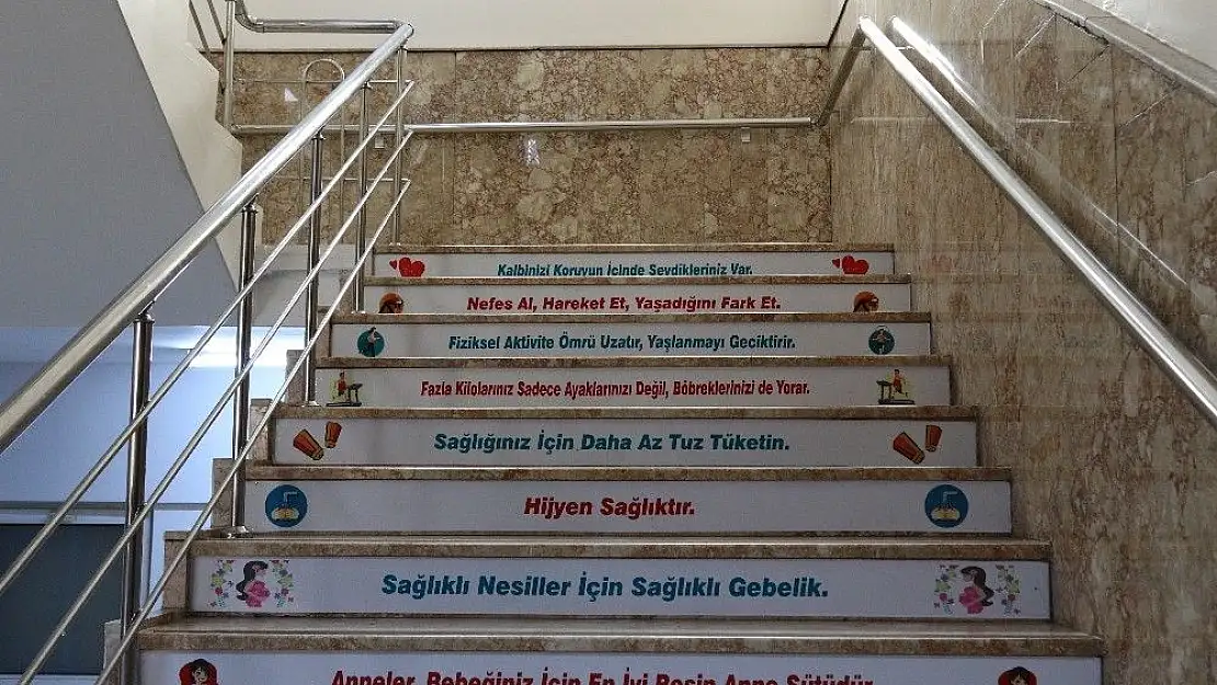 'Sağlıkta önemli konular merdivenlere yazıldı'