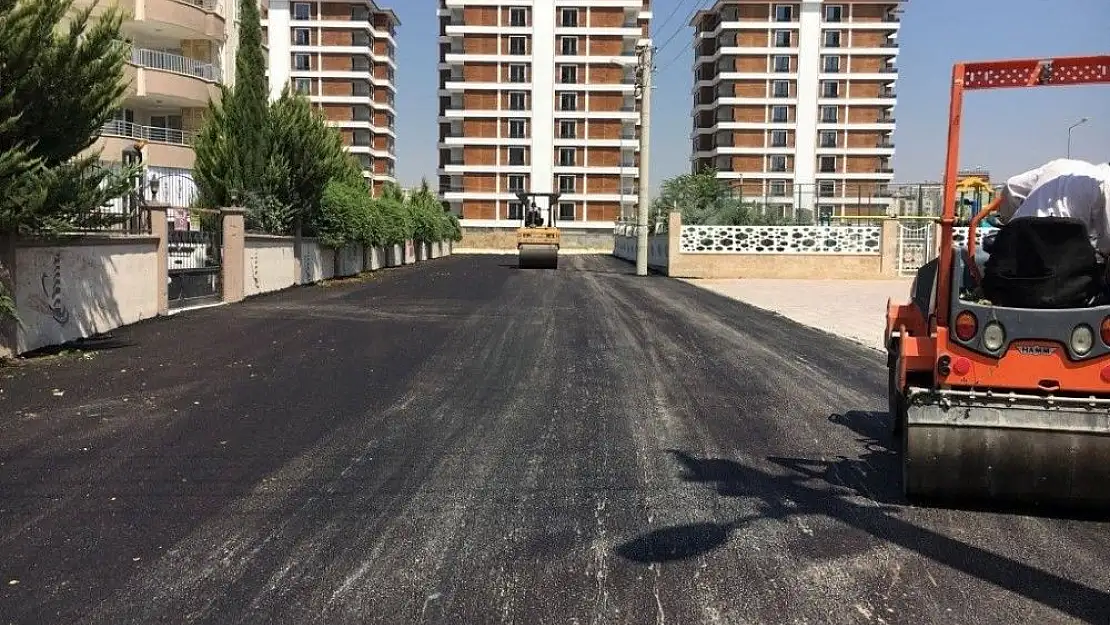 'Altınşehir mahallesinde asfalt çalışması'