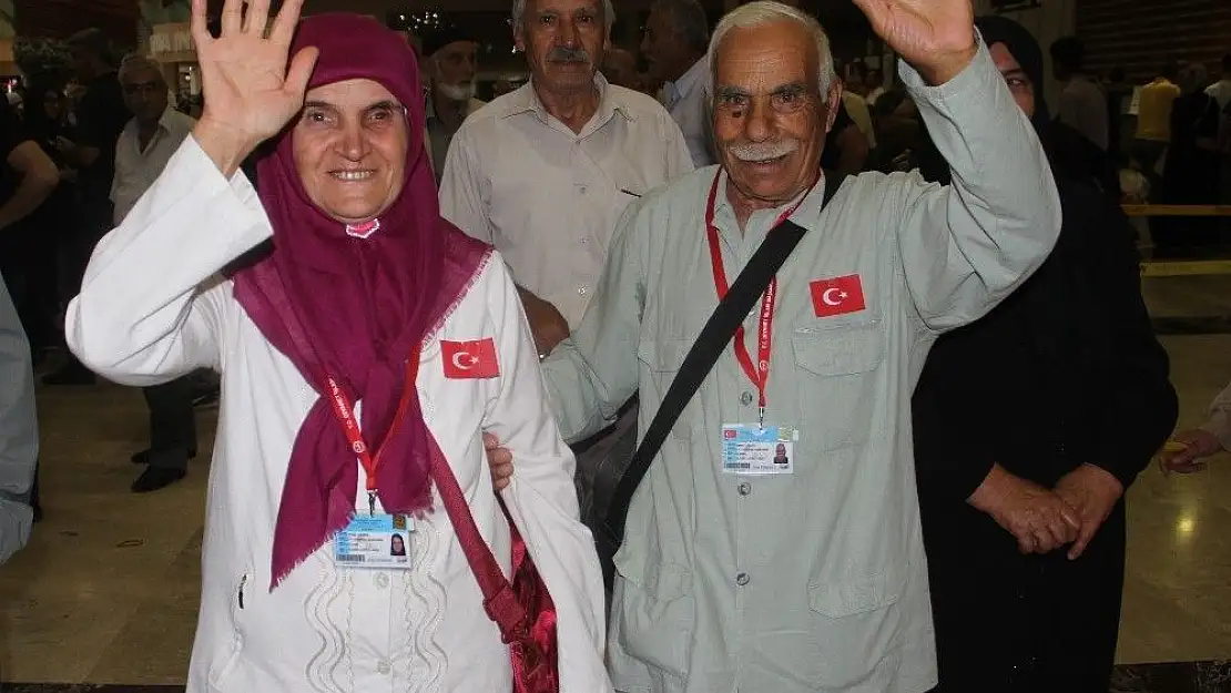 'Elazığ´dan ilk hac kafilesi yola çıktı'