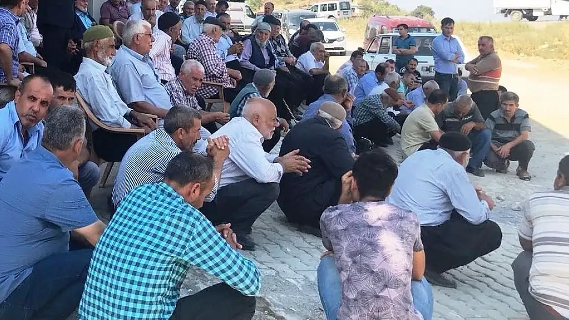 'Domuz zannettikleri akrabalarını öldürdüler'