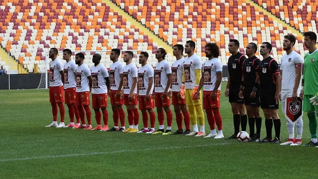 Yeni Malatyasporlu futbolculardan Özil´e destek