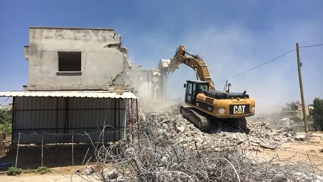 'Bahçecik Mahallesinde kamulaştırılan mülkler bir bir yıkılıyor'