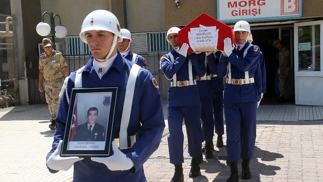 'Kazada hayatını kaybeden astsubay, memleketine uğurlandı'