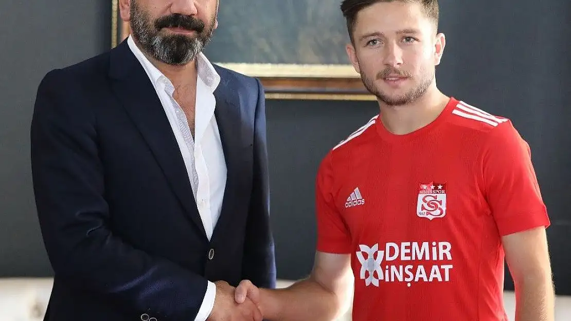 'Sivasspor yeni transferlerini tanıttı'