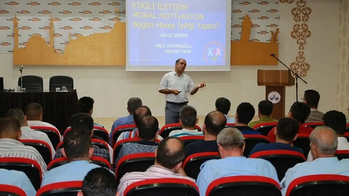 'Belediye personeline etkili iletişim semineri'