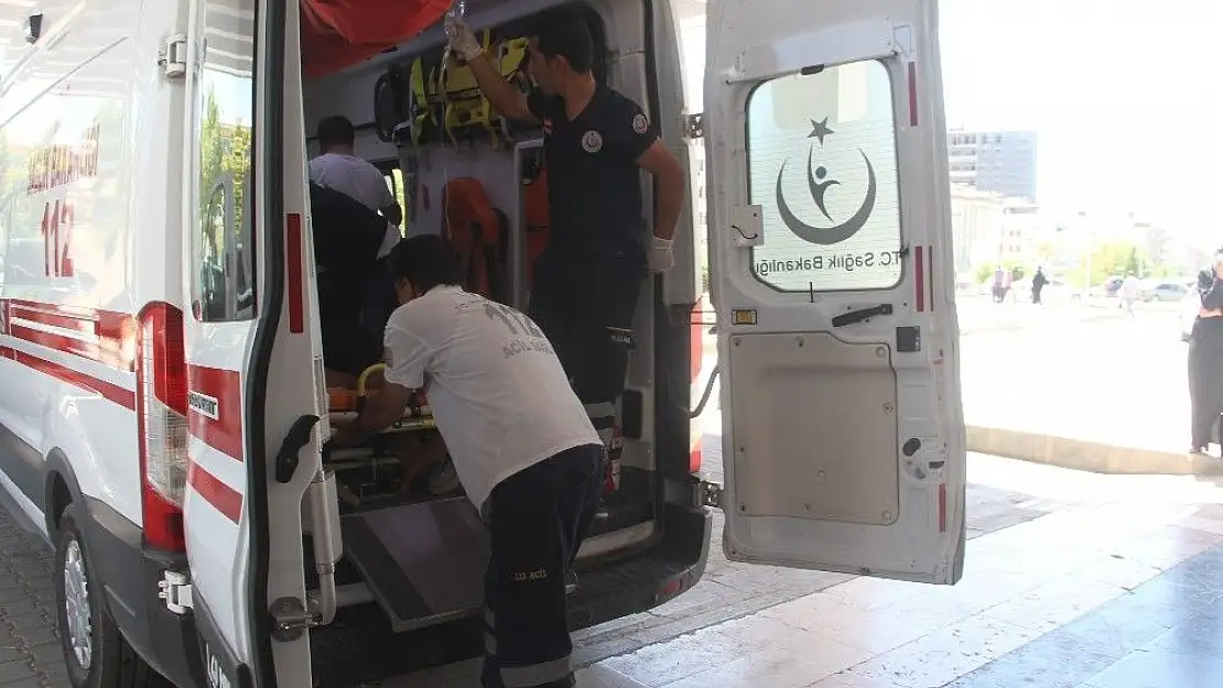 'Elazığ´da bıçaklı kavga: 3 yaralı'