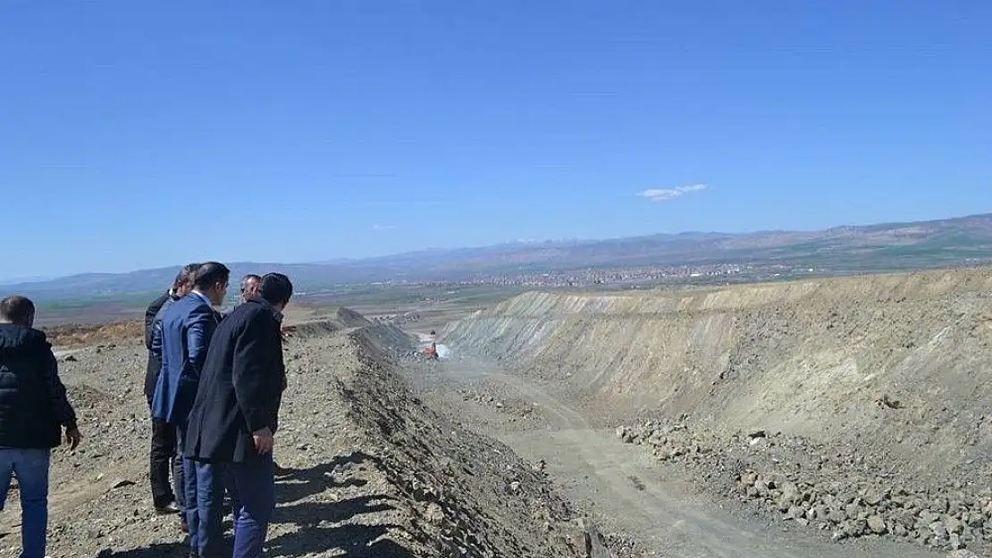 '´Ölüm yolu´nun yapımı parasızlıktan durdu'