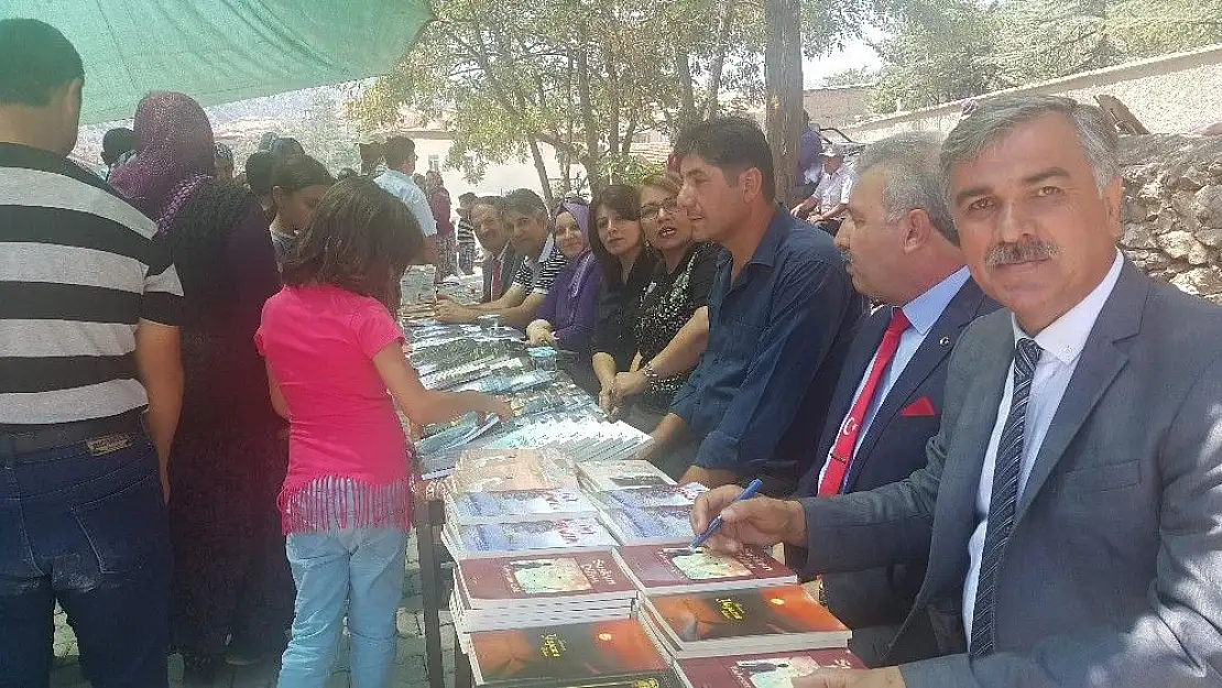 'Adıyamanlı Yazar Isparta´da kitaplarını imzaladı'