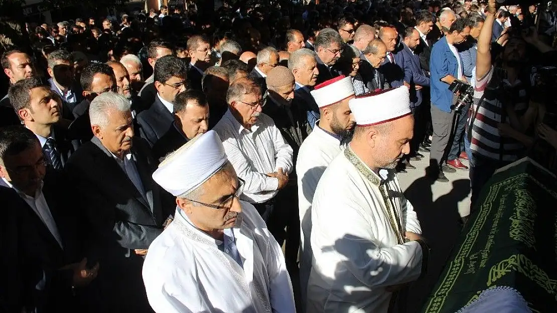 'Eski Milli Eğitim Bakanı Yılmaz´ın acı günü'